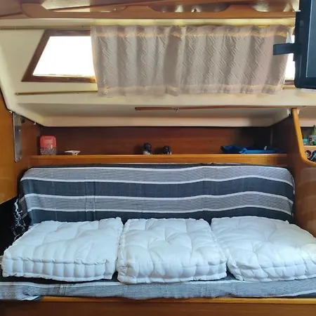 Botel Precioso Barco Desconectar *